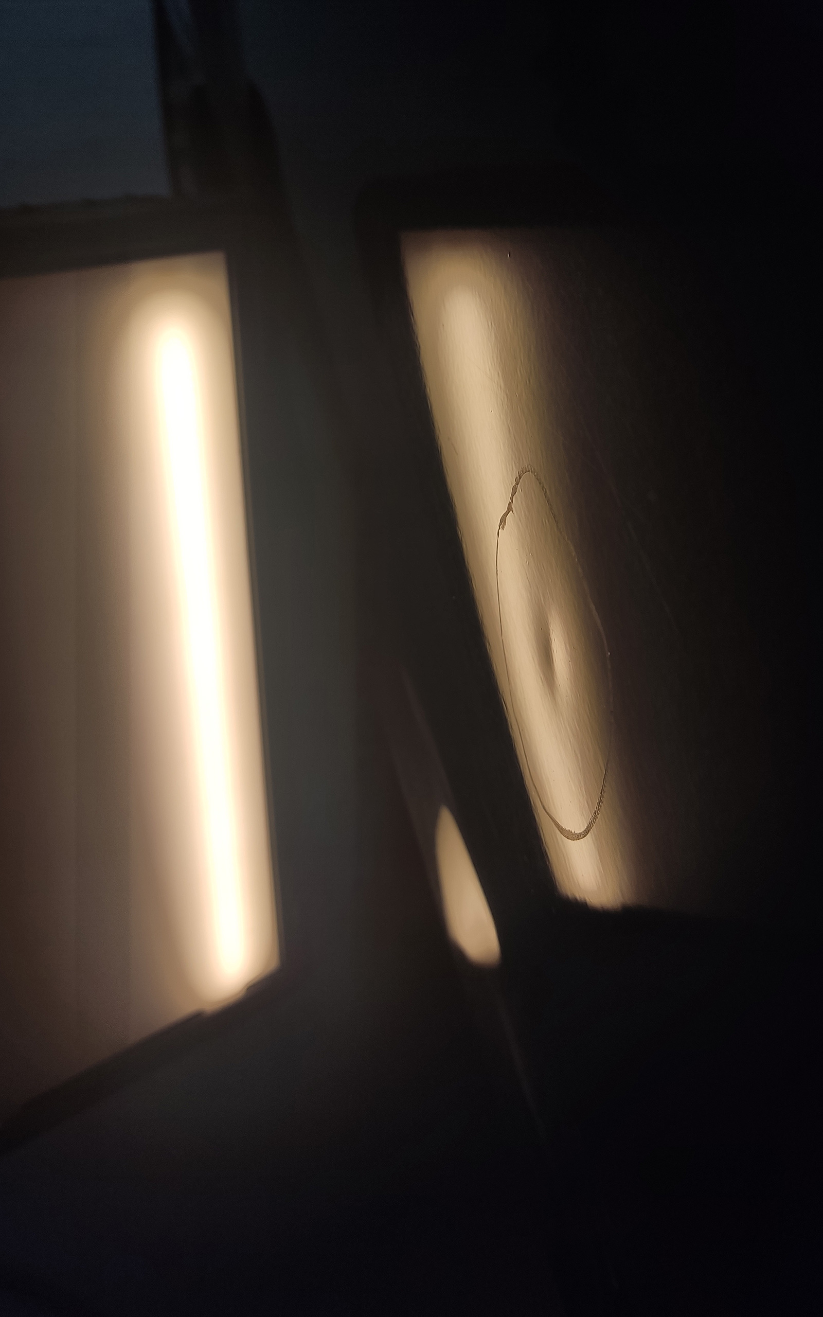 Drzwi z wgnieceniem – Toyota Corolla – stan przed usuwaniem wgnieceń PDR