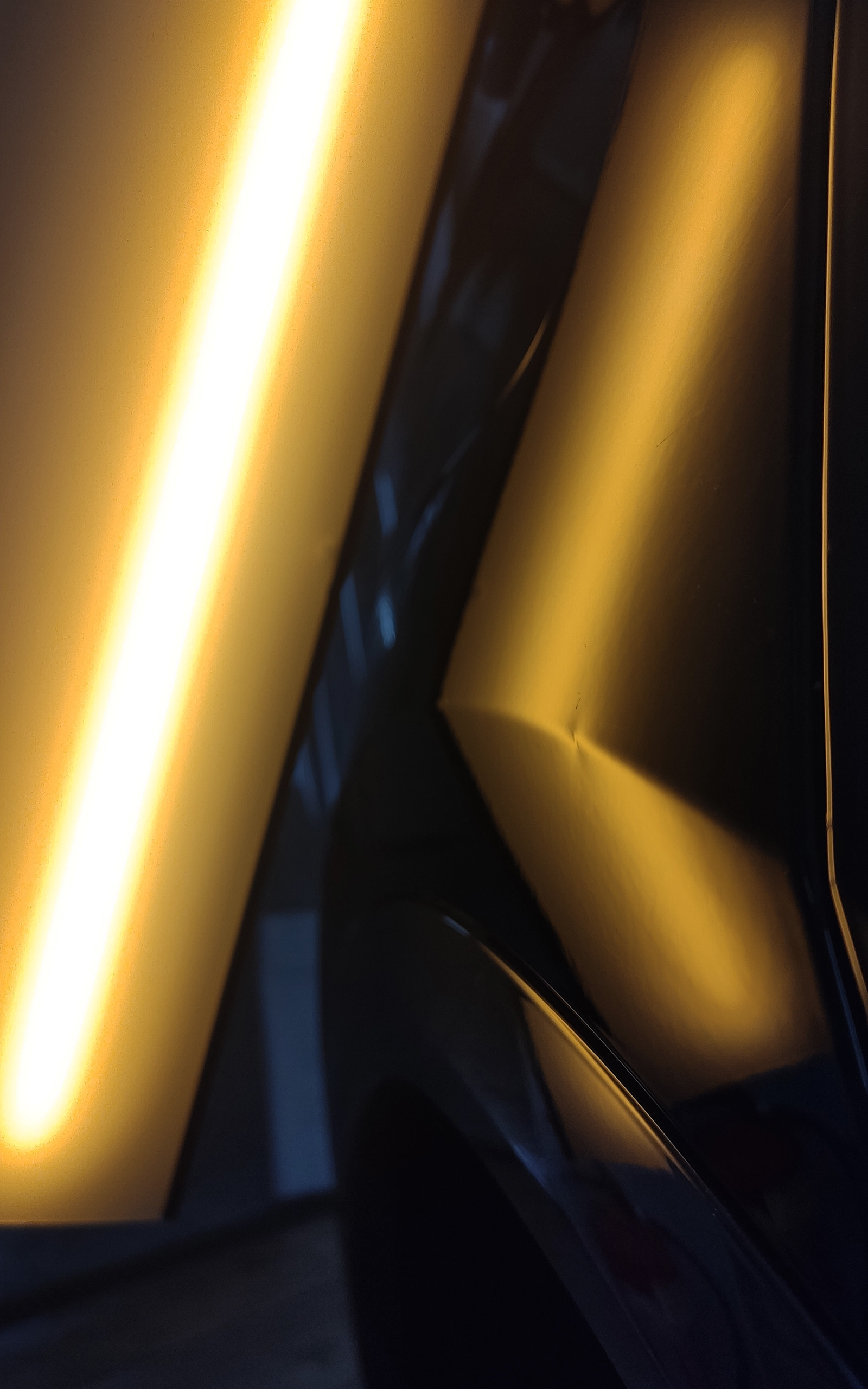 Wgniotka na błotniku - Volkswagen Golf - przed naprawą bezinwazyjną - Wrocław