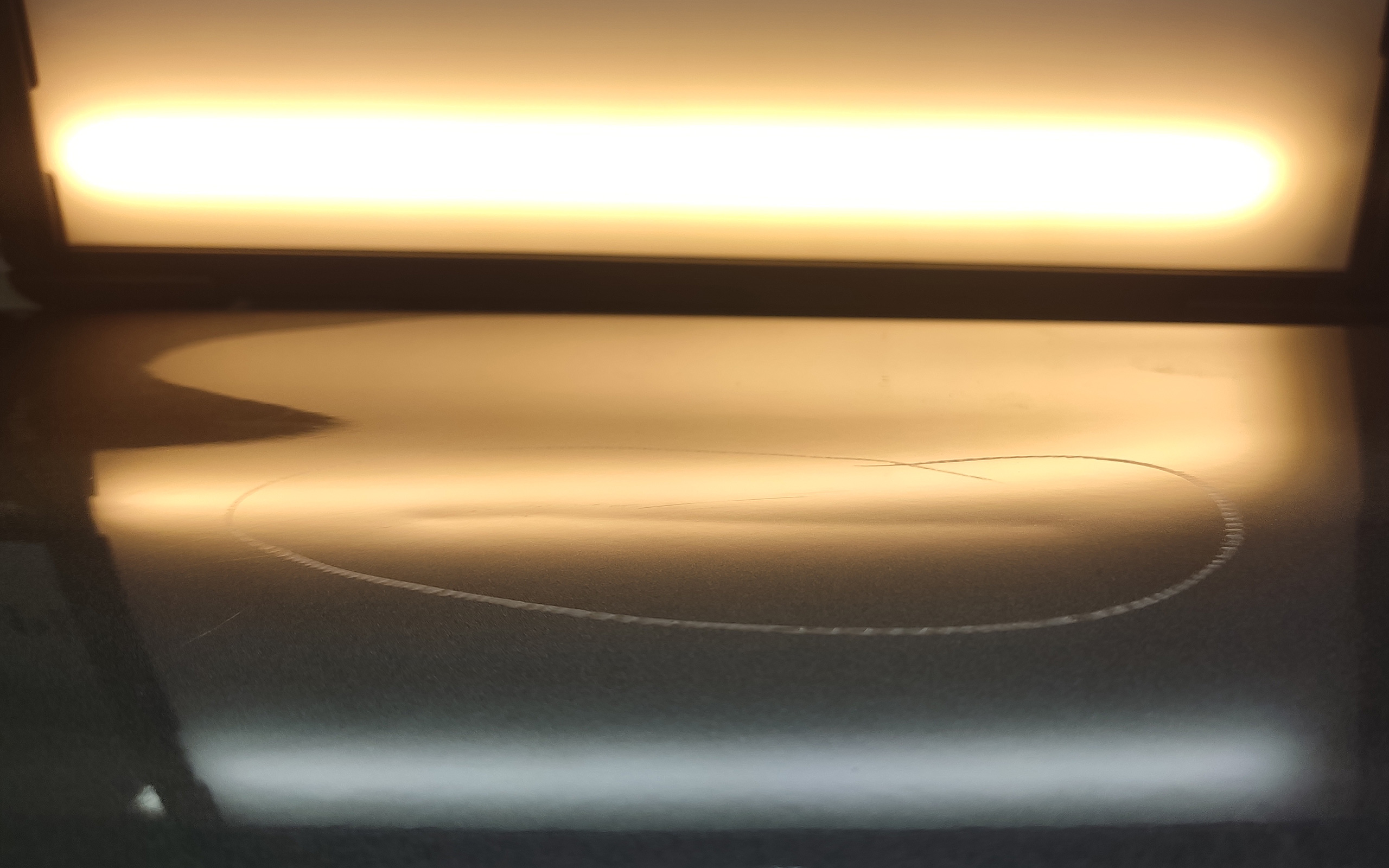 Widoczne wgniecenie - Renault Megane - przed usługą PDR - Siechnice